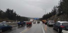 Θεσσαλονίκη: Δύο συγκρούσεις τεσσάρων ΙΧ στον περιφερειακό - Με δυσκολία η κυκλοφορία