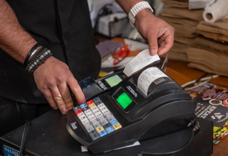 Οι τράπεζες δεν χορηγούν POS στους ενταγμένους στον «Τειρεσία»