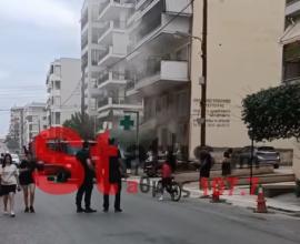 ΤΩΡΑ: Πυρκαγιά σε φαρμακείο στον Εύοσμο - Επί τόπου η Πυροσβεστική (VIDEO)