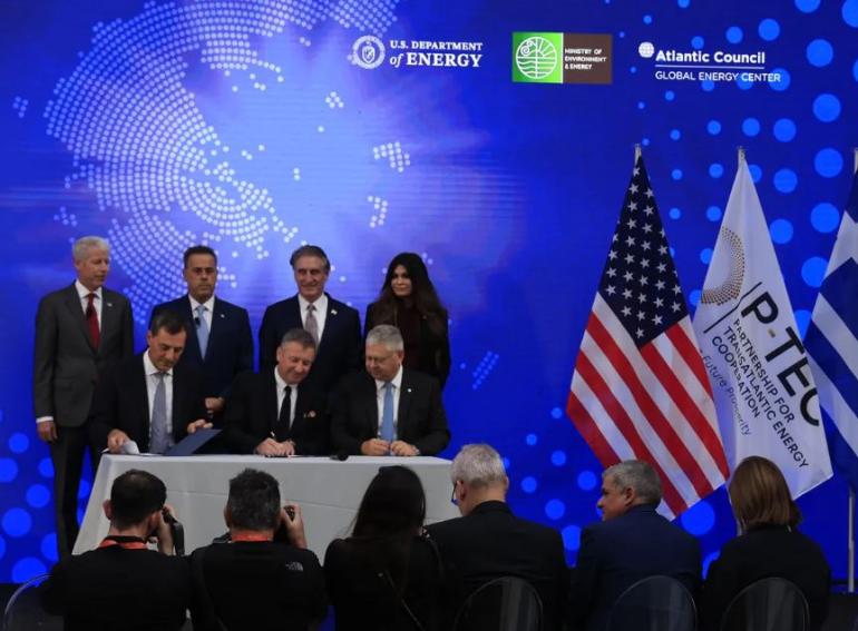 Υπεγράφη η ιστορική συμφωνία για το Block 2 