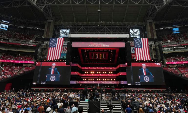 «Ο Τσάρλι Κερκ θα ζει για πάντα»: Εθνικό γεγονός το μνημόσυνό του