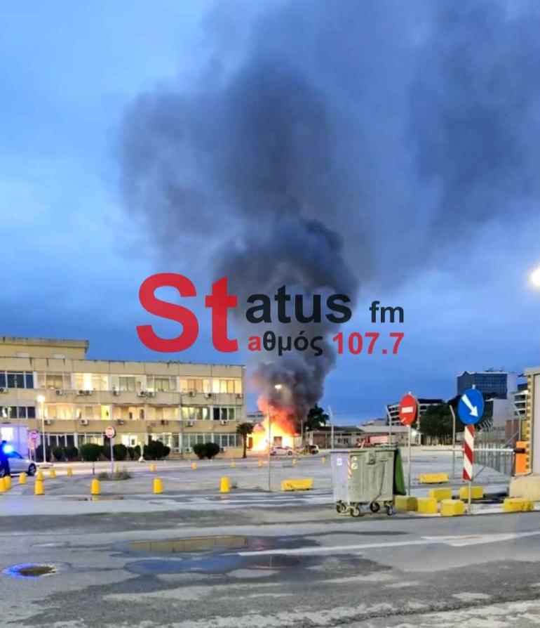 Θεσσαλονίκη: Στις φλόγες φορτηγά στο λιμάνι - Μεγάλη κινητοποίηση της Πυροσβεστικής (φωτο+βιντεο)