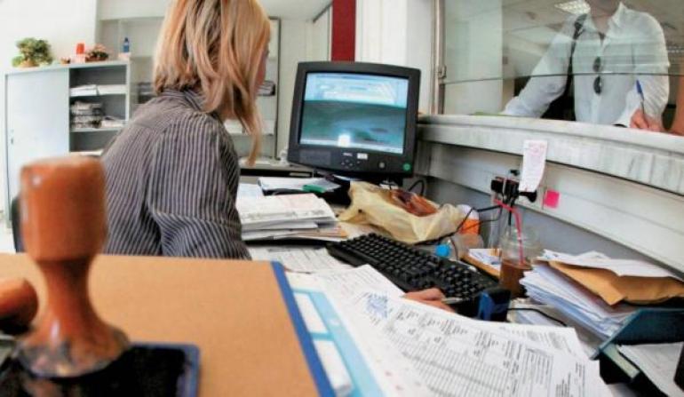 Πρόστιμο έως 2.500 ευρώ σε ασυνεπείς δημοσίους υπαλλήλους