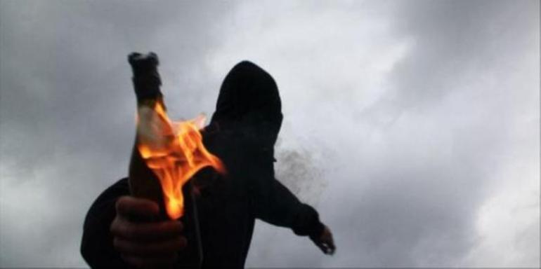 Θεσσαλονίκη: Επίθεση με μολότοφ εναντίον αστυνομικών δυνάμεων μετά την πορεία για τα μη κρατικά πανεπιστήμια
