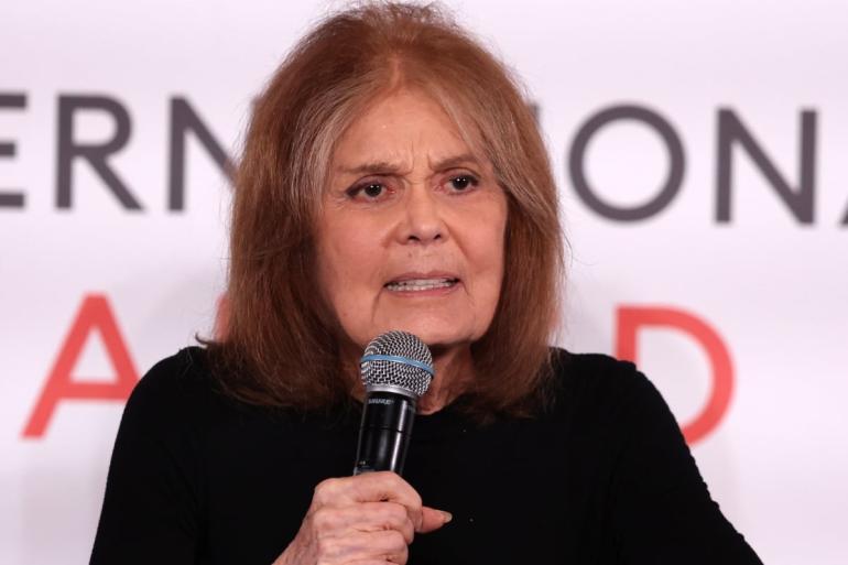 Πέθανε στα 92 της η Γκλόρια Στάινεμ, η πρωτοπόρος του φεμινισμού – Η δημοσιογράφος που έγινε «κουνελάκι» του Playboy για ένα αποκαλυπτικό ρεπορτάζ