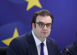 Bloomberg: Ο Πιερρακάκης ανακοινώνει σήμερα την υποψηφιότητά του για την προεδρία του Eurogroup